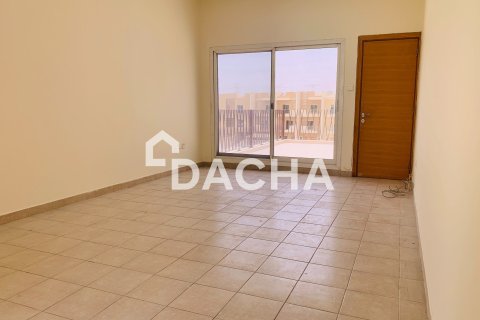 Вилла с 3 спальнями в District 15, ОАЭ №162074 10