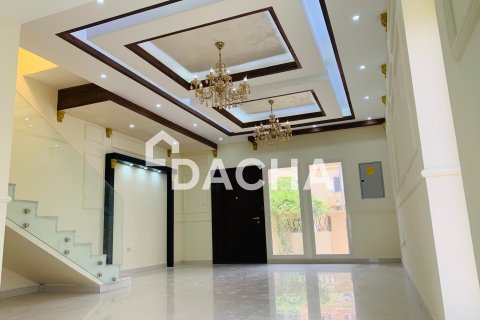 Вилла с 3 спальнями в District 15, ОАЭ №162074 22