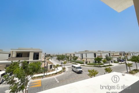 Villa de 4 dormitorios en Dubai, UAE No. 102394 6