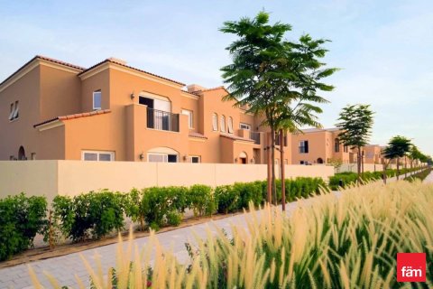4 bedrooms Villa in Dubai, UAE No. 142528 18