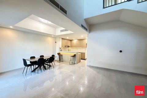 4 bedrooms Villa in Dubai, UAE No. 142528 4