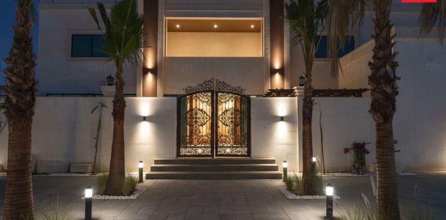 6 bedrooms Villa in Dubai, UAE No. 142526