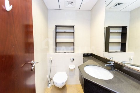 Квартира с 3 спальнями в Icon Tower 2, ОАЭ №162115 6