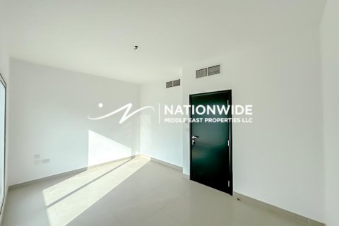 Villa de 3 chambres à Abu Dhabi, UAE No. 99205 9