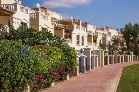 4 bedrooms Townhouse in Ras Al Khaimah, UAE No. 183955 10