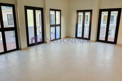 3 bedrooms Apartment in Doha, Qatar No. 57744 3