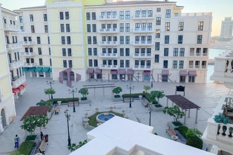 3 bedrooms Apartment in Doha, Qatar No. 57744 1