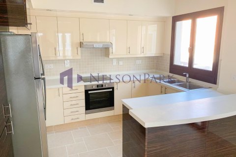 3 bedrooms Apartment in Doha, Qatar No. 57744 7