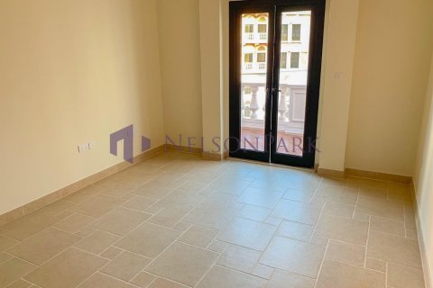 3 bedrooms Apartment in Doha, Qatar No. 57744 6