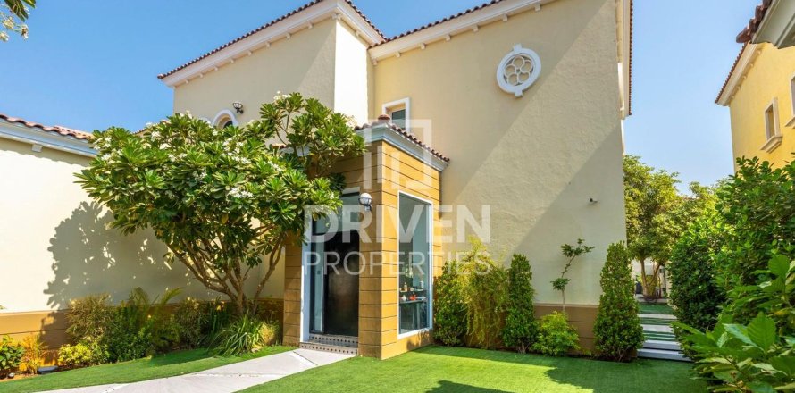 4 غرف نوم فيلا  رقم 120819