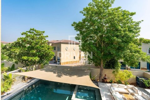 4 غرف نوم فيلا  رقم 120819 21