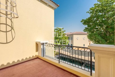 4 غرف نوم فيلا  رقم 120819 20