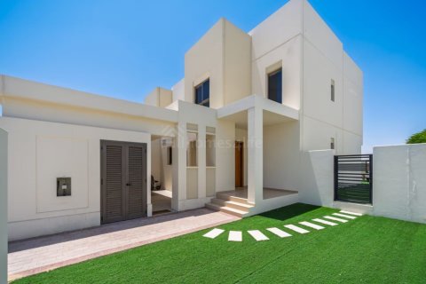 4 bedrooms Townhouse in Town Square, UAE No. 168611 14