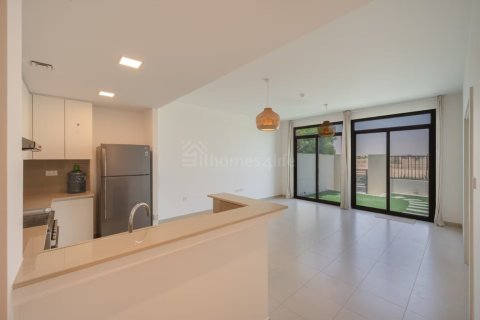 4 bedrooms Townhouse in Town Square, UAE No. 168611 2