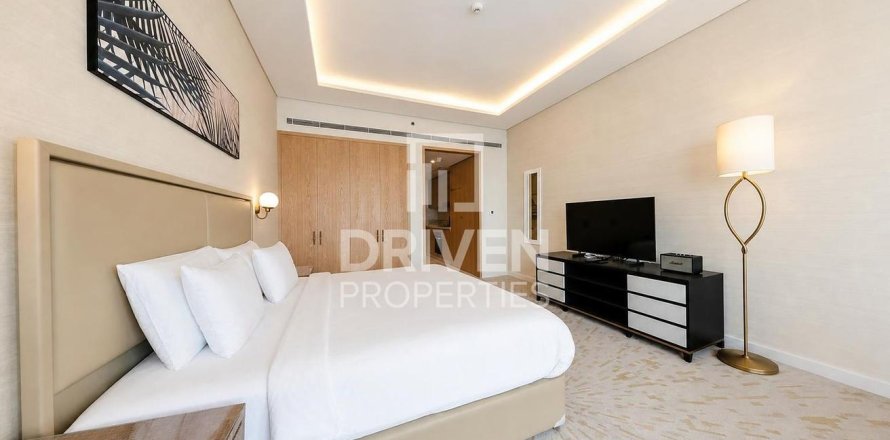 Studio Apartment in The Palm Tower, UAE No. 200690