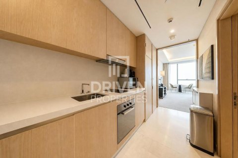 Studio Apartment in The Palm Tower, UAE No. 200690 9
