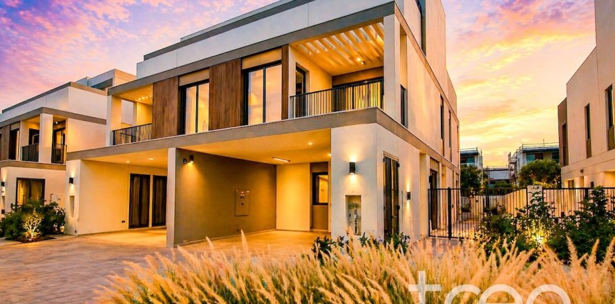 4 bedrooms Townhouse in Aura, UAE No. 200897