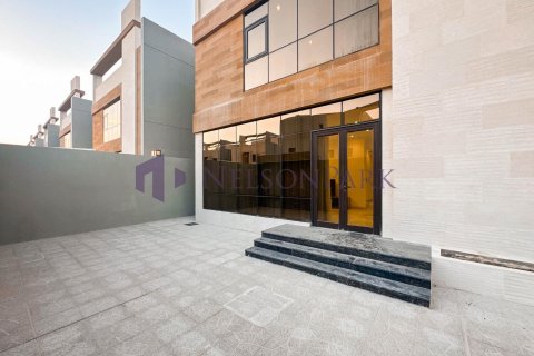 5 bedrooms Villa in Al Khor, Qatar No. 57821 7