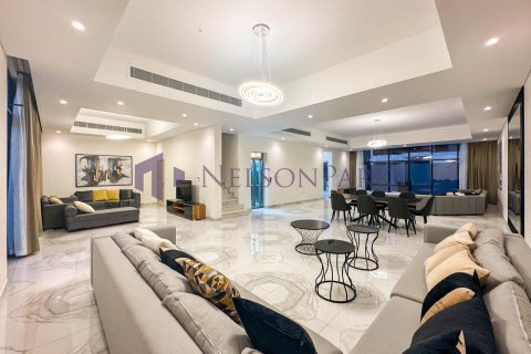 5 bedrooms Villa in Al Khor, Qatar No. 57821 2
