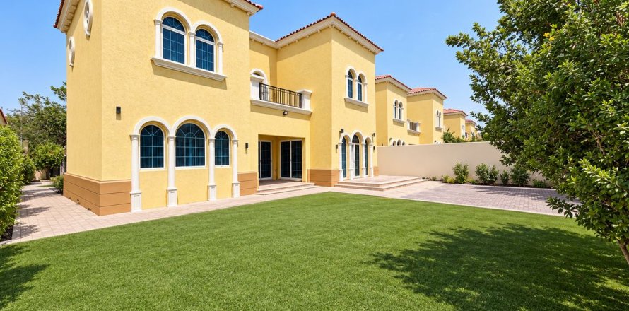 3 bedrooms Villa in Jumeirah Park, UAE No. 208285