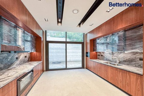 10 bedrooms Villa in Sharjah, UAE No. 19092 6