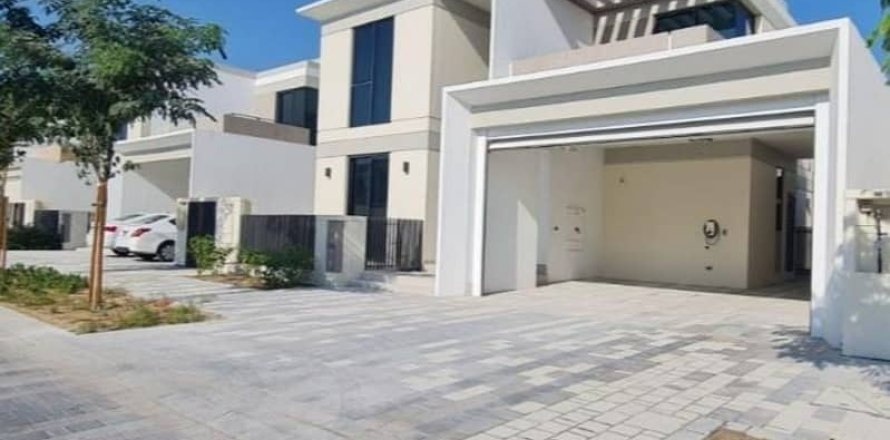 Villa de 4 dormitorios  No. 114271
