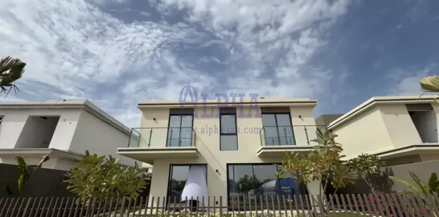 Villa de 3 dormitorios en Al Hamra Village, UAE No. 80140