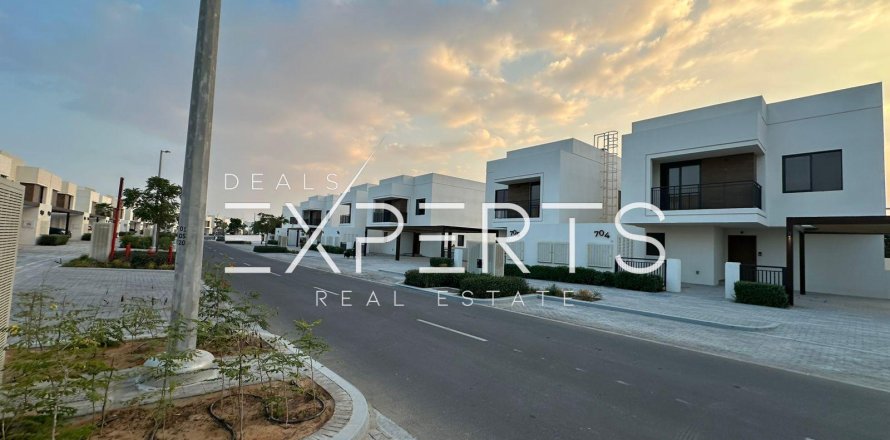 3 bedrooms Townhouse on the Yas Island, UAE No. 80135