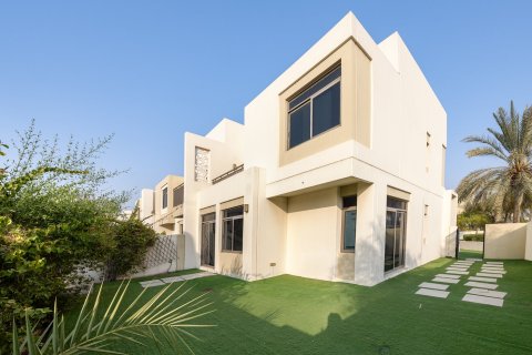 4 bedrooms Townhouse in Noor Townhouses, UAE No. 199724