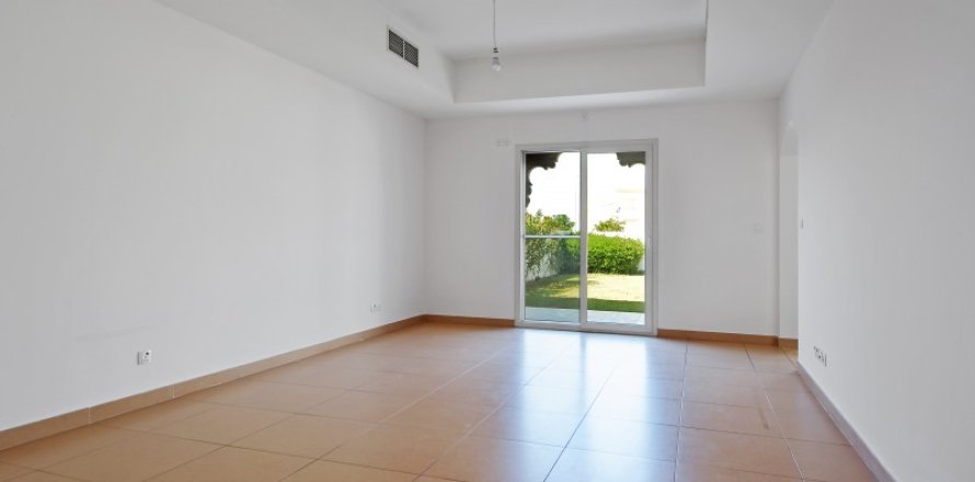 3 bedrooms Villa in Dubai Silicon Oasis, UAE No. 199720