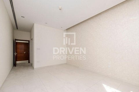 5 bedrooms Villa in District One, UAE No. 192411 16
