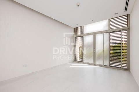 5 bedrooms Villa in District One, UAE No. 192411 14
