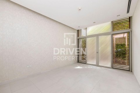 5 bedrooms Villa in District One, UAE No. 192411 10