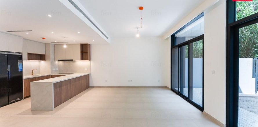 3 bedrooms Townhouse in Dubai, UAE No. 188270