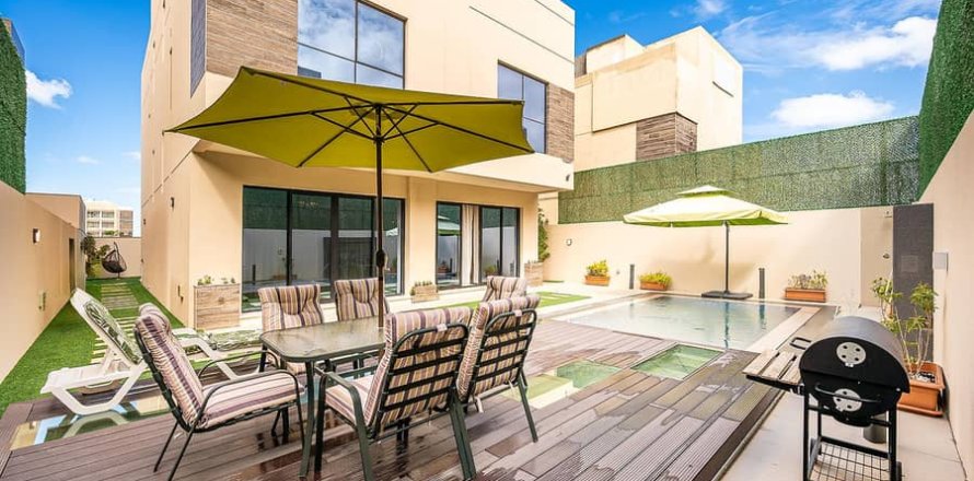 6 bedrooms Villa in Tilal City, UAE No. 14223