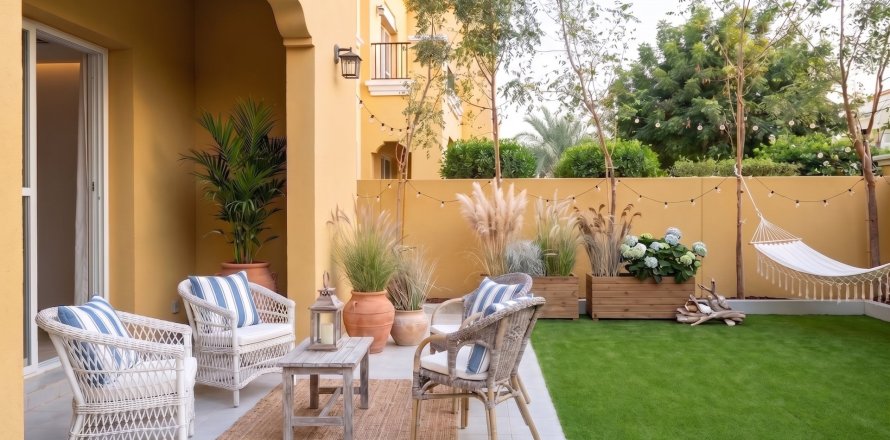 Townhouse de 3 dormitorios en Dubai, UAE No. 210465