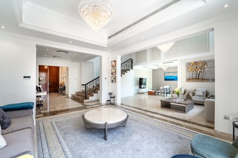 Villa de 4 dormitorios en Jumeirah Islands, UAE No. 210466 10