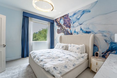 Villa de 4 dormitorios en Jumeirah Islands, UAE No. 210466 16
