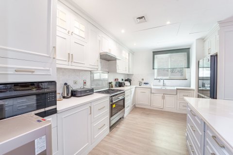 Villa de 4 dormitorios en Jumeirah Islands, UAE No. 210466 11