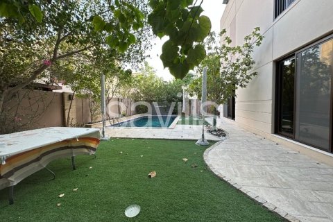 5 bedrooms Villa in Muwaileh, UAE No. 8657 2