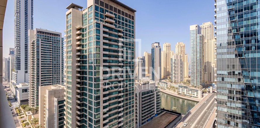 Apartment de 2 dormitorios en West Avenue Tower, UAE No. 202541