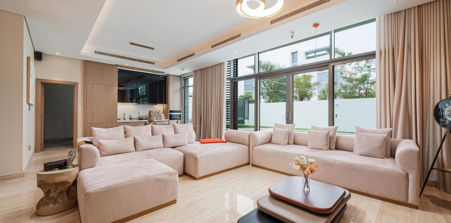 Villa de 4 dormitorios en District One, UAE No. 202316