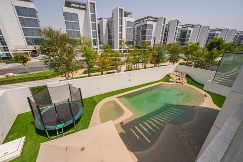 Villa de 4 dormitorios en District One, UAE No. 202316 25