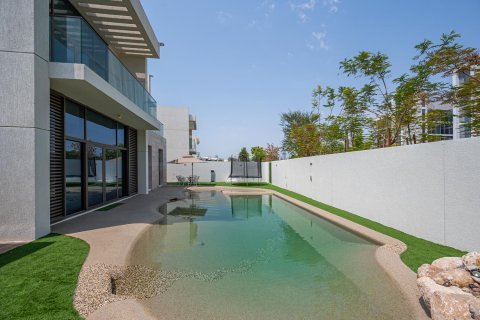 Villa de 4 dormitorios en District One, UAE No. 202316 10
