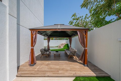 Villa de 4 dormitorios en District One, UAE No. 202316 12