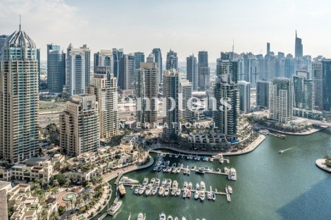 Apartment de 2 dormitorios en The Address Dubai Marina, UAE No. 149743 12