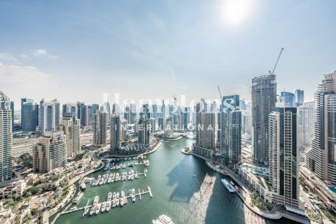 Apartment de 2 dormitorios en The Address Dubai Marina, UAE No. 149743 8