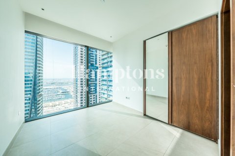 Apartment de 2 dormitorios en The Address Dubai Marina, UAE No. 149743