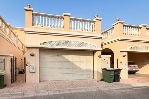 2 bedrooms Villa in Jumeirah Village Circle, UAE No. 199514 5