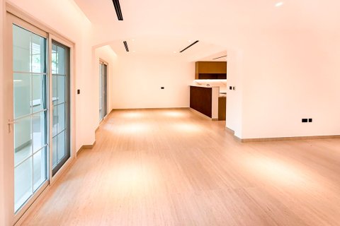 2 bedrooms Villa in Jumeirah Village Circle, UAE No. 199514 3